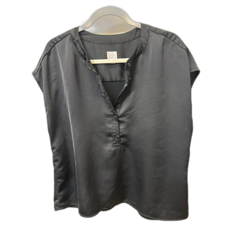Women's XXL Button Short Sleeve V-Neck Blouse
